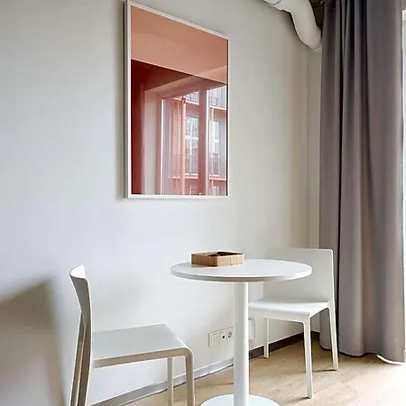 Campus House By Larsen Hotel *