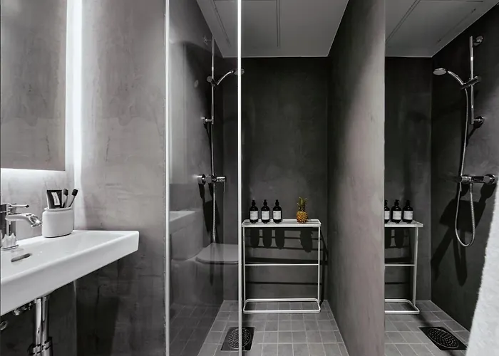 Campus House By Larsen Hotel *