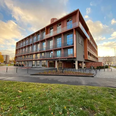 Campus House By Larsen Hotel Talin